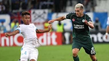 Boubacar Kamara Mehdi Bourabia Marseille Konyaspor 1492017 UEL