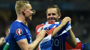 KOLBEINN SIGTHORSSON GYLFI SIGURDSSON ICELAND UEFA EURO 27062016