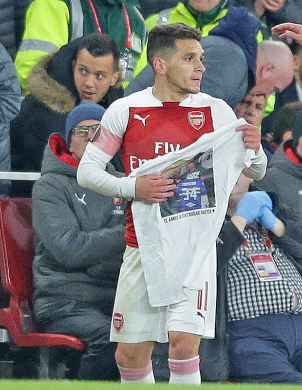 Torreira celebration Arsenal Napoli