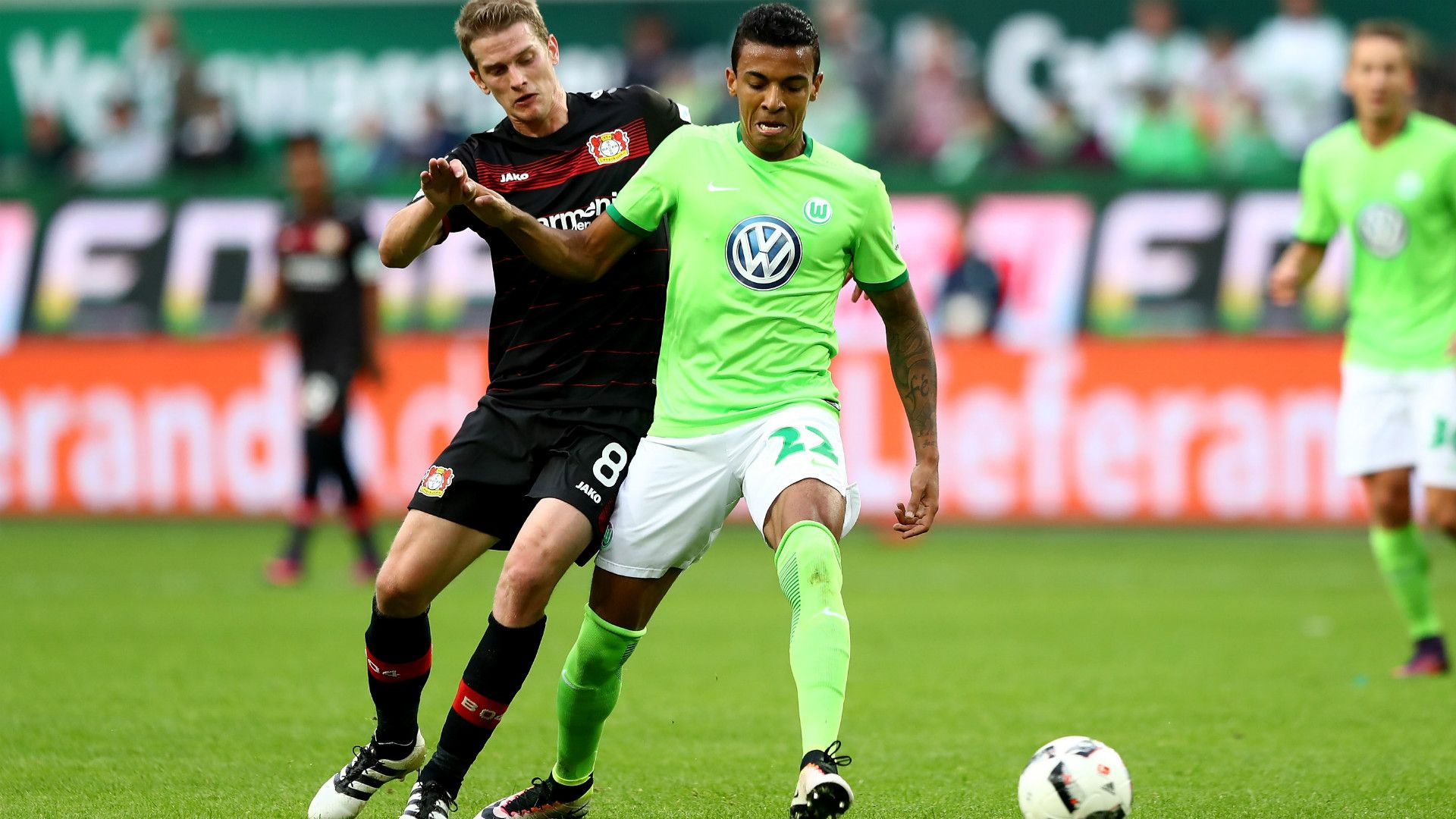 LARS BENDER BAYER LEVERKUSEN LUIZ GUSTAVO WOLFSBURG GERMAN BUNDESLIGA 29102016