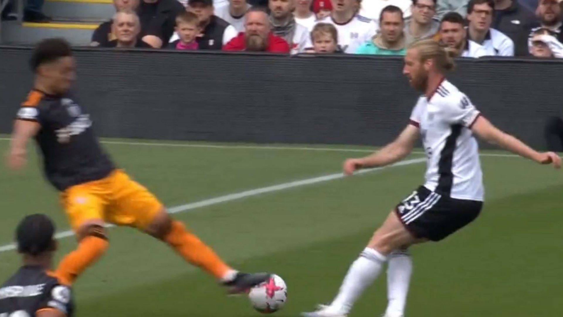 Tim Ream Rodrygo screenshot Fulham Leeds