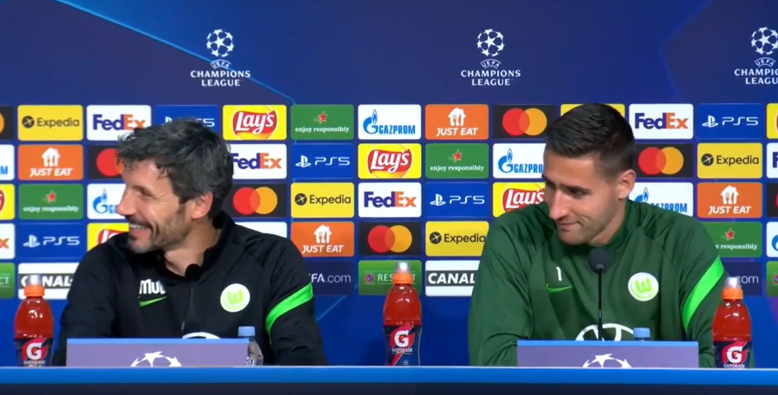 GFX Mark van Bommel Wolfsburg PK