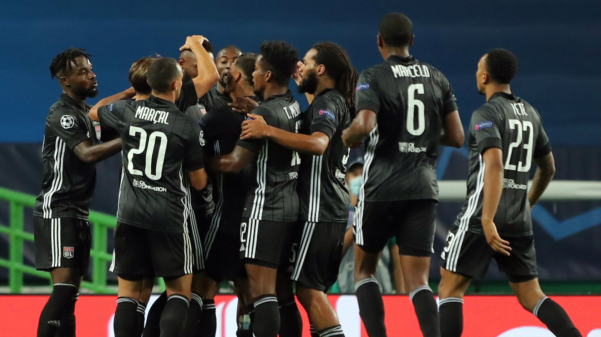 Lyon celebrate vs Manchester City Champions League 2019-20