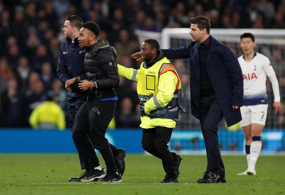 Tottenham Manchester City Pitch invader