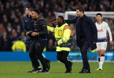 Tottenham Manchester City Pitch invader