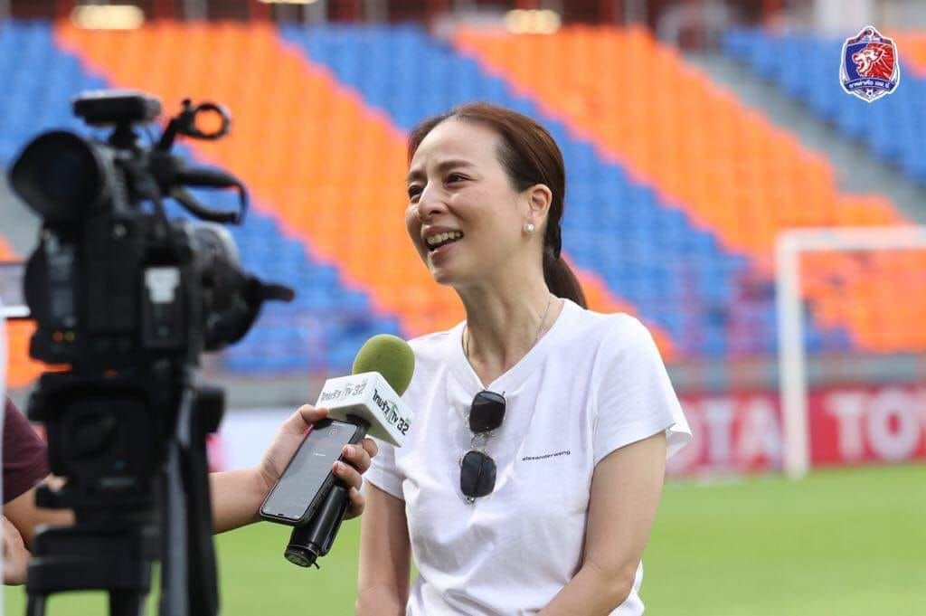 นวลพรรณ ล่ำซำ