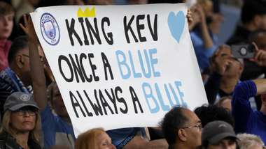 Striscione De Bruyne Manchester City Napoli