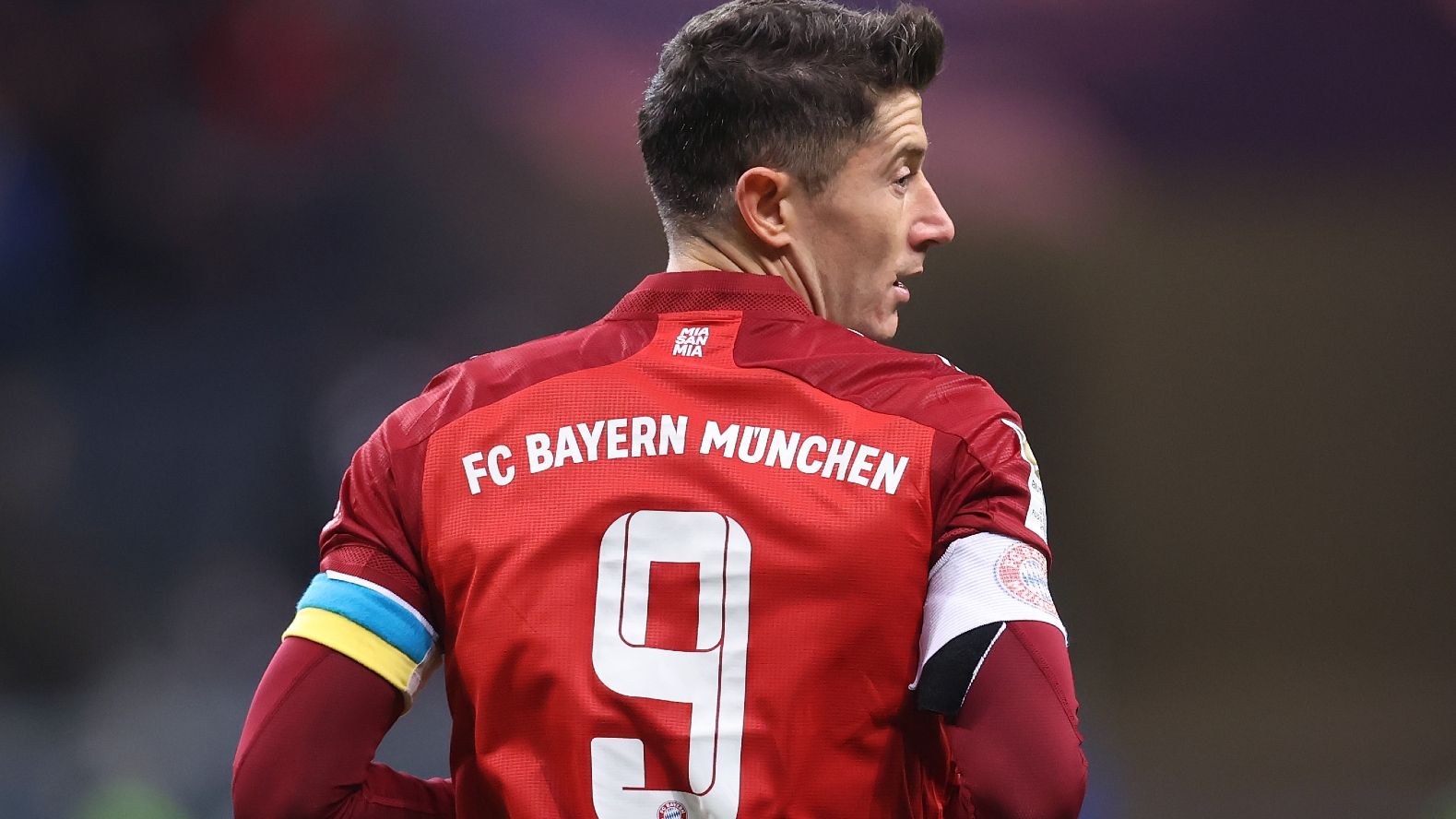 Lewandowski special armband Ukraine 2022