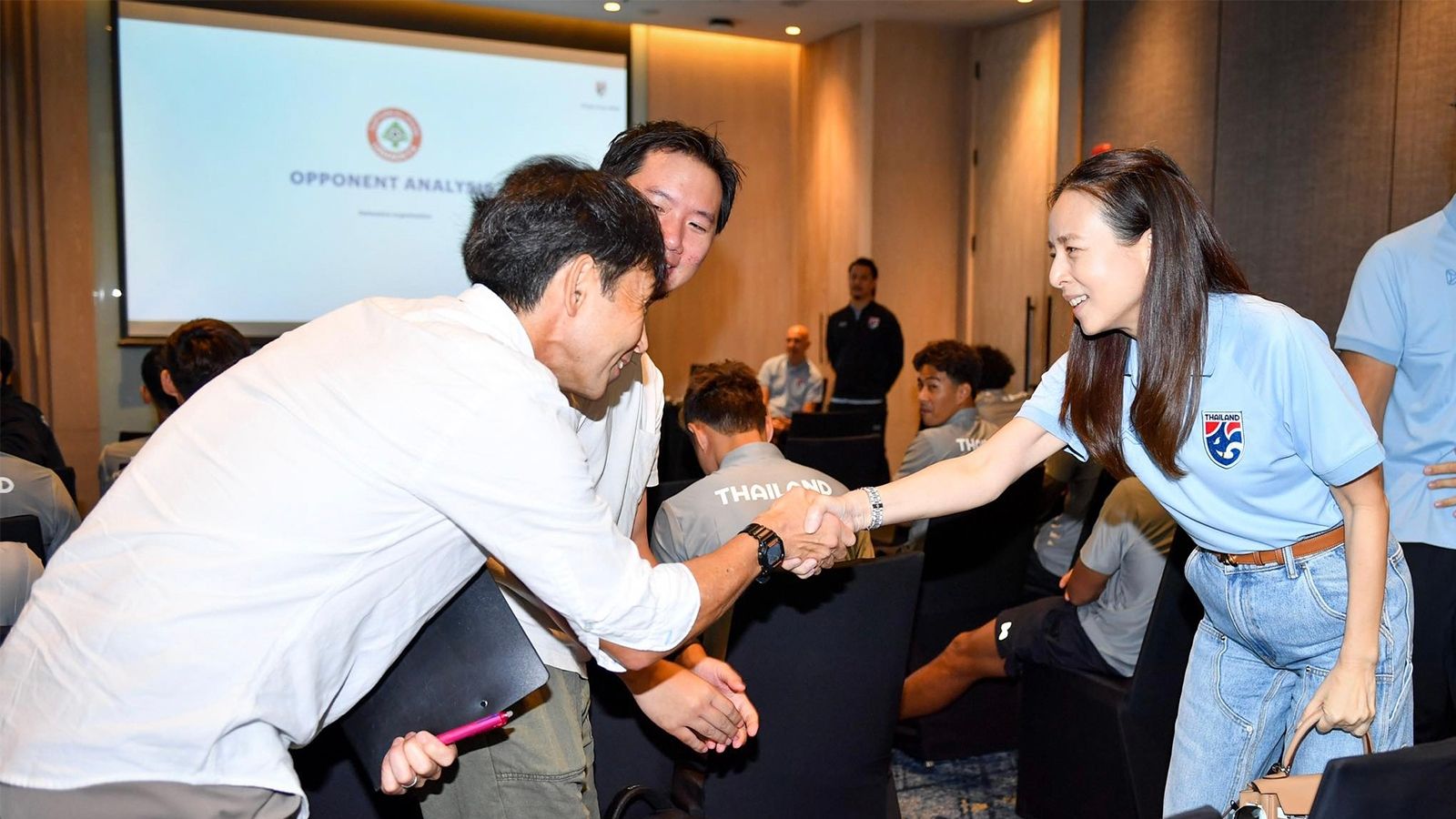 ทีมชาติไทย - มาดามแป้ง