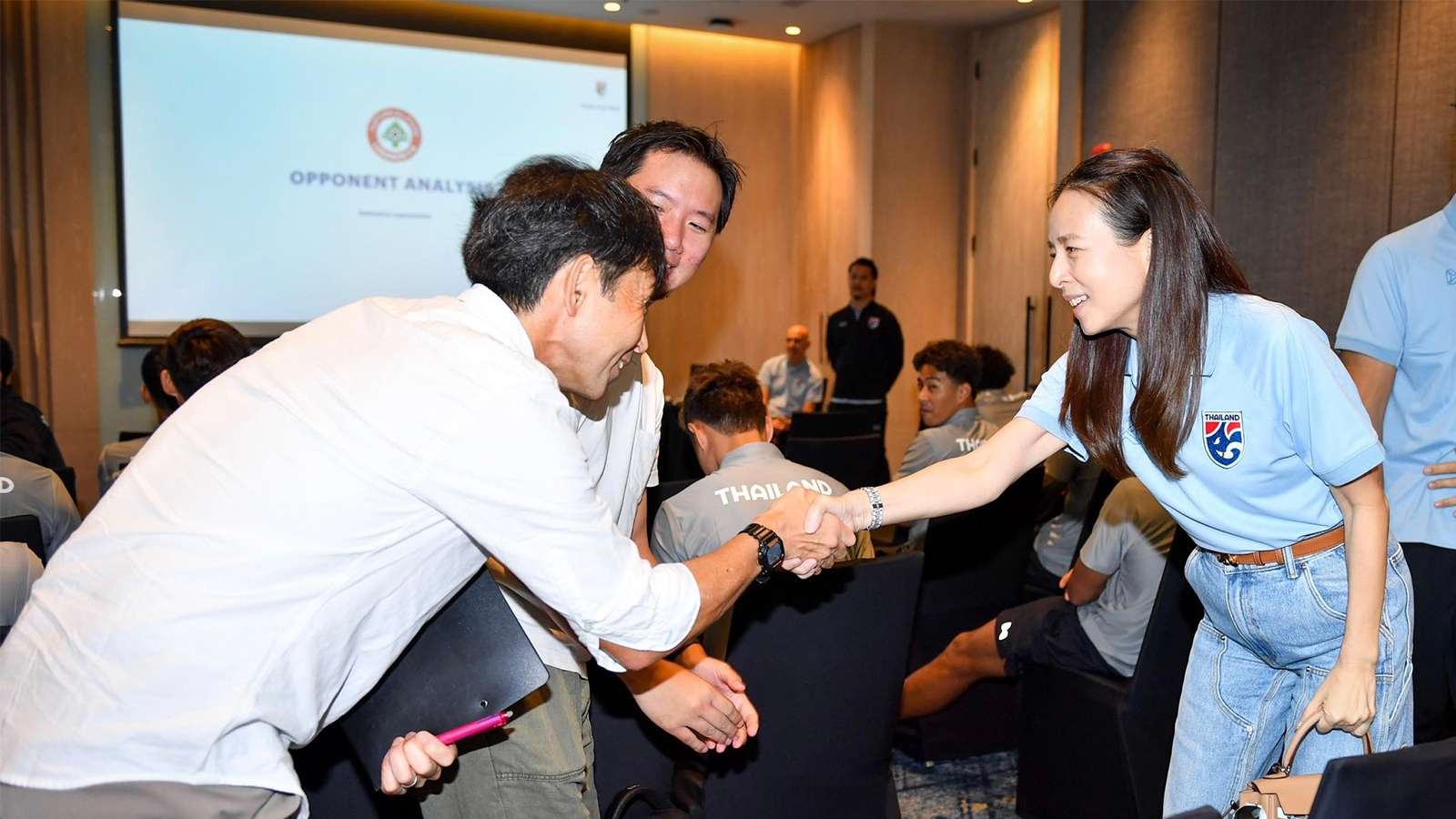 ทีมชาติไทย - มาดามแป้ง