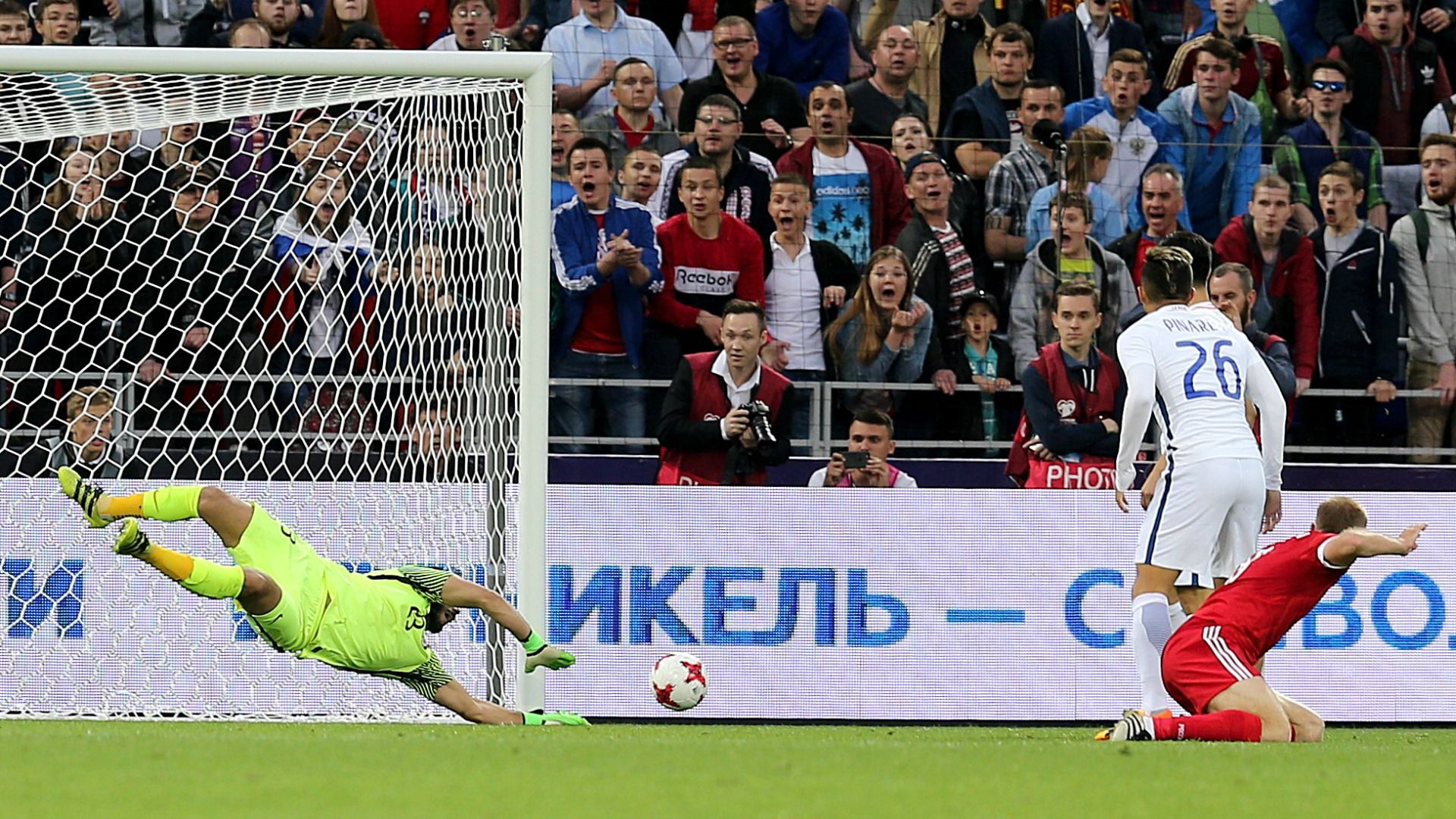 Johnny Herrera César Pinares Chile Russia Friendly 090617