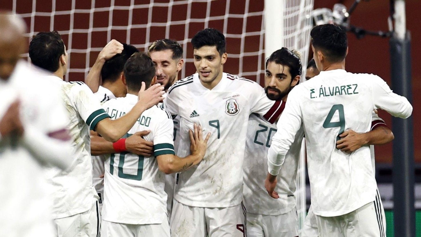 Raúl Jiménez México vs Holanda 071020