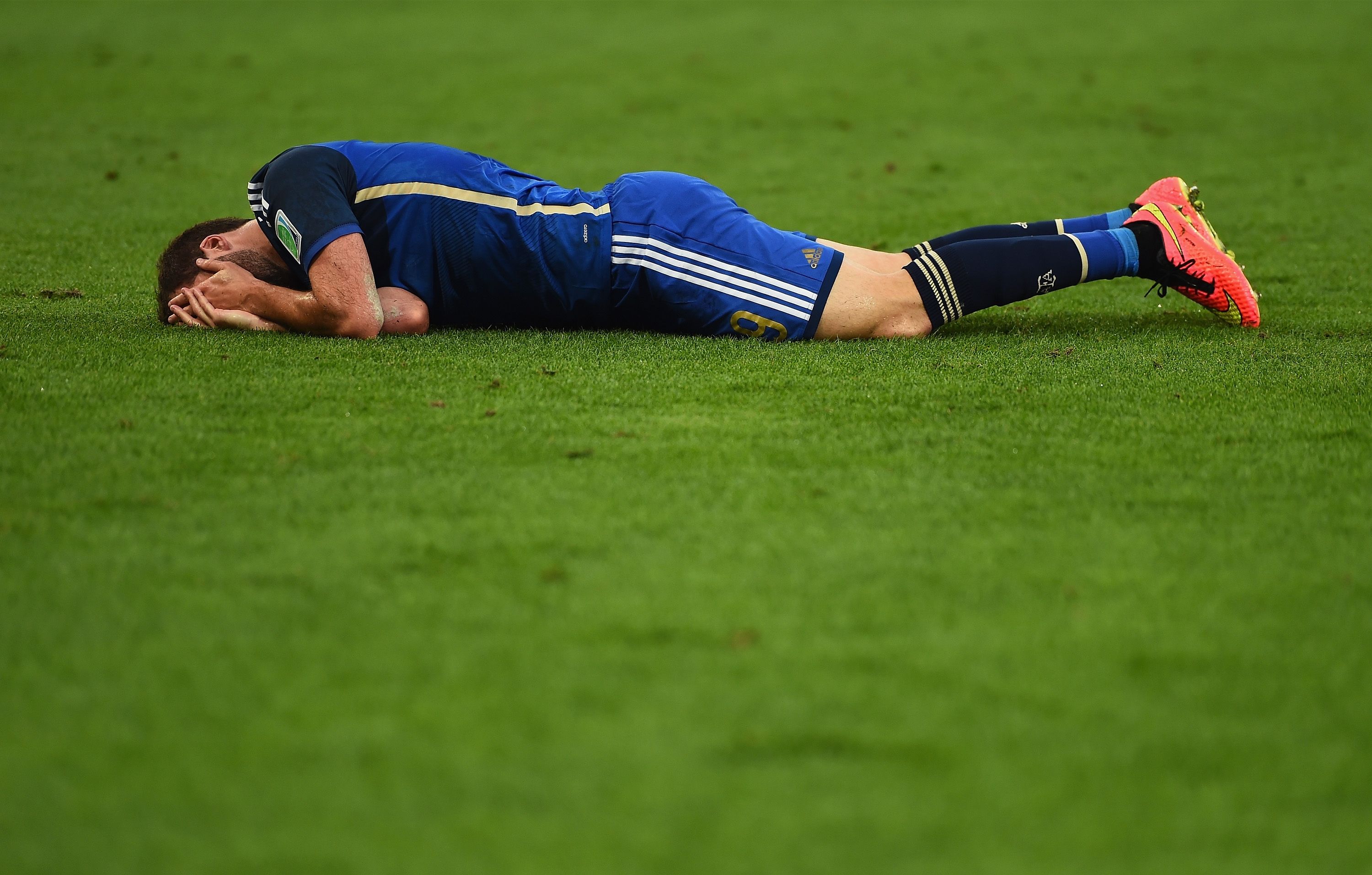 Higuain lamenta na derrota para a Alemanha na Copa do Mundo