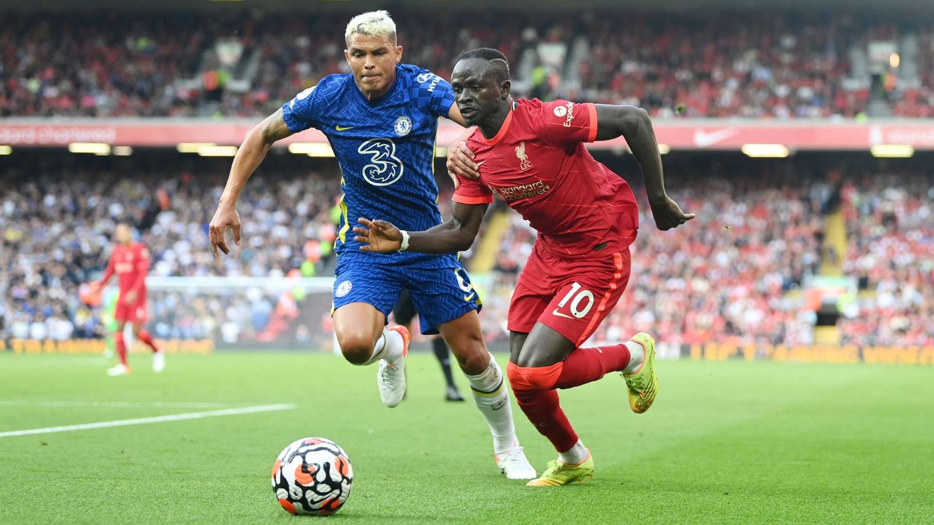 Sadio Mane Thiago Silva Liverpool vs Chelsea Premier League 2021-22