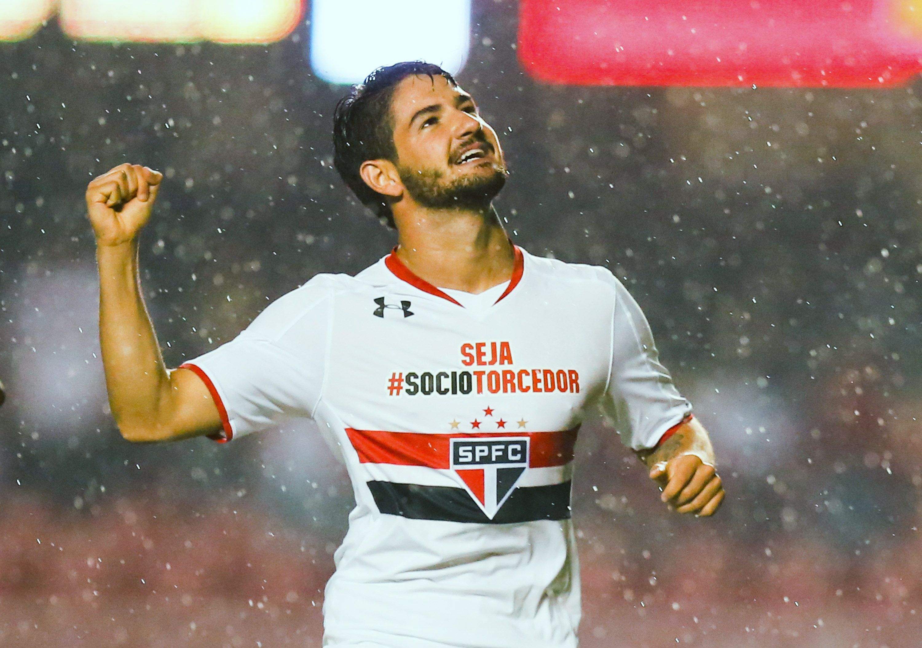 Alexandre Pato atuou pelo São Paulo entre 2014 e 2015