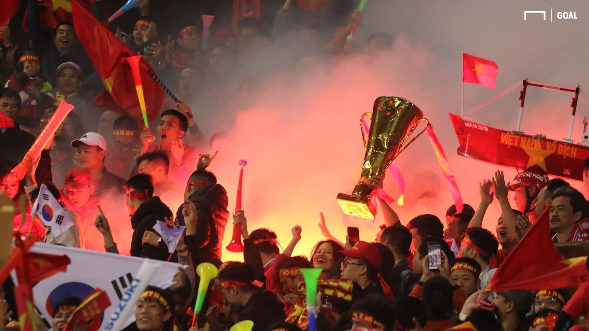 Flares Vietnam Malaysia AFF Cup 2018 final