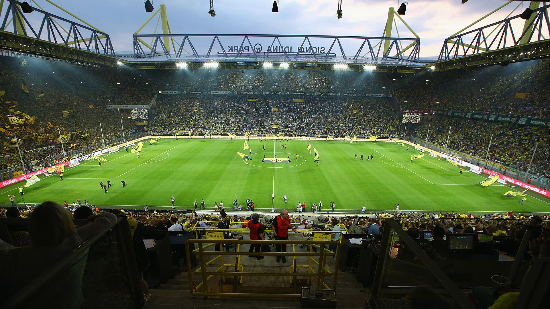 Borussia Dortmund Stadion Westfalenstadion Signal-Iduna-Park Signal Iduna Park Stadium 23082013