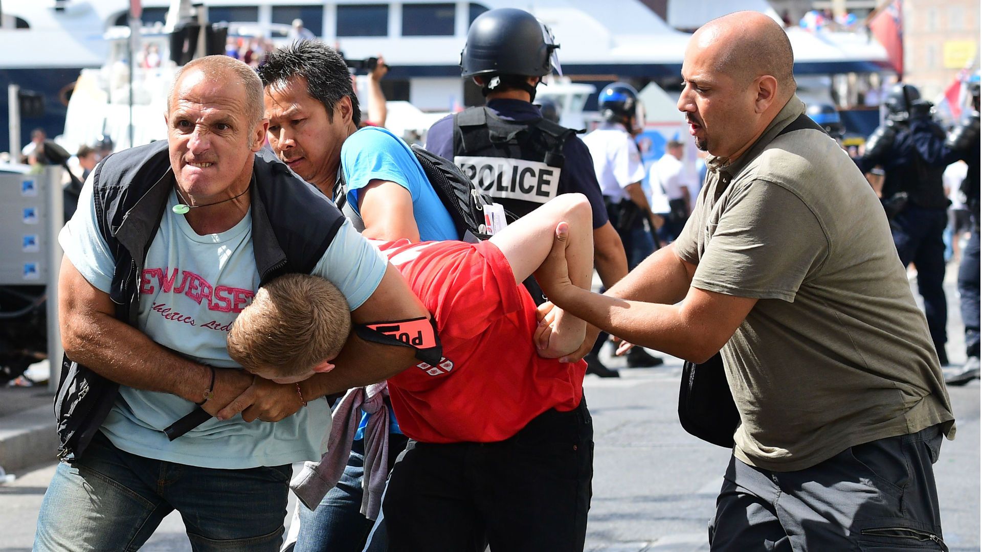 England Russia police hooligans Marseille