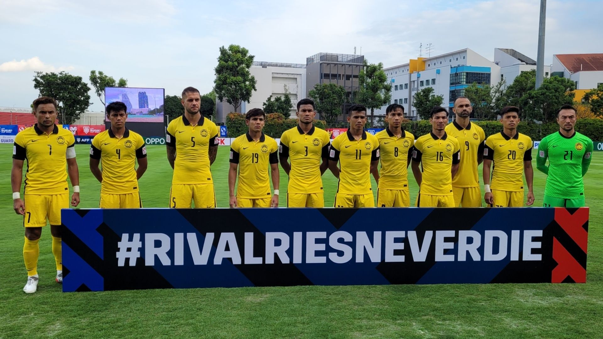 Team photo, Malaysia vs Cambodia, AFF Suzuki Cup 2020, 6 Dec 2021