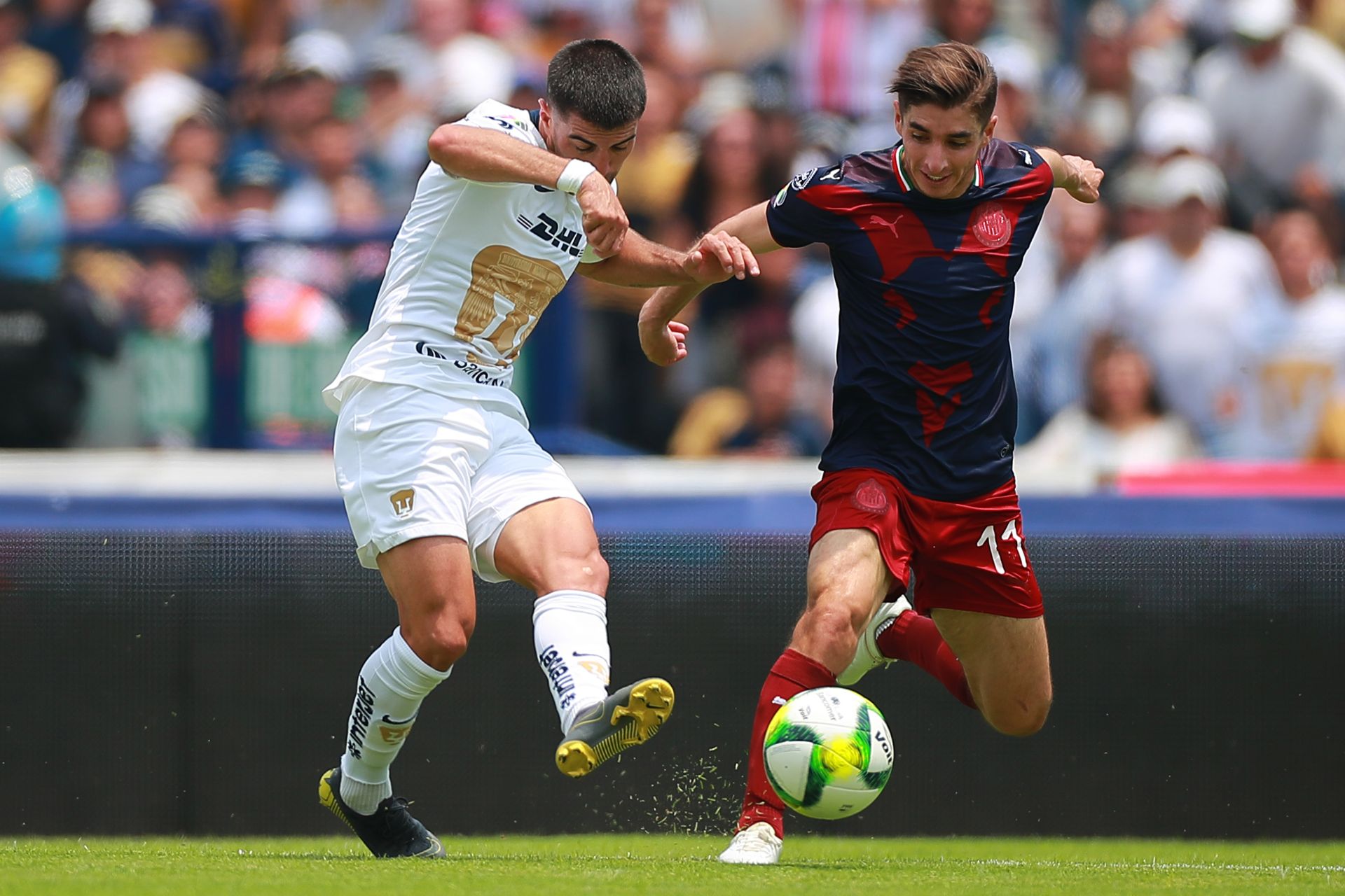 Pumas Chivas Isaac Brizuela Víctor Malcorra