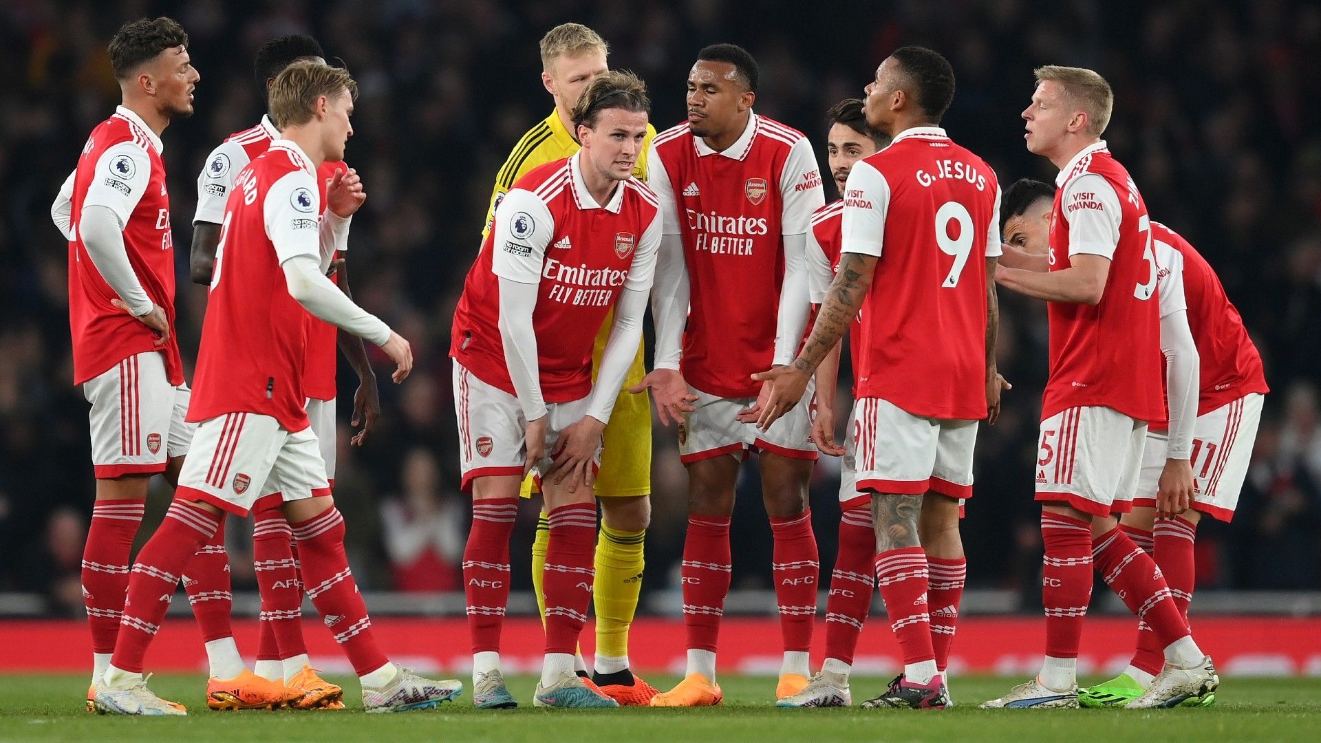 Arsenal Southampton huddle Premier League 2022-23
