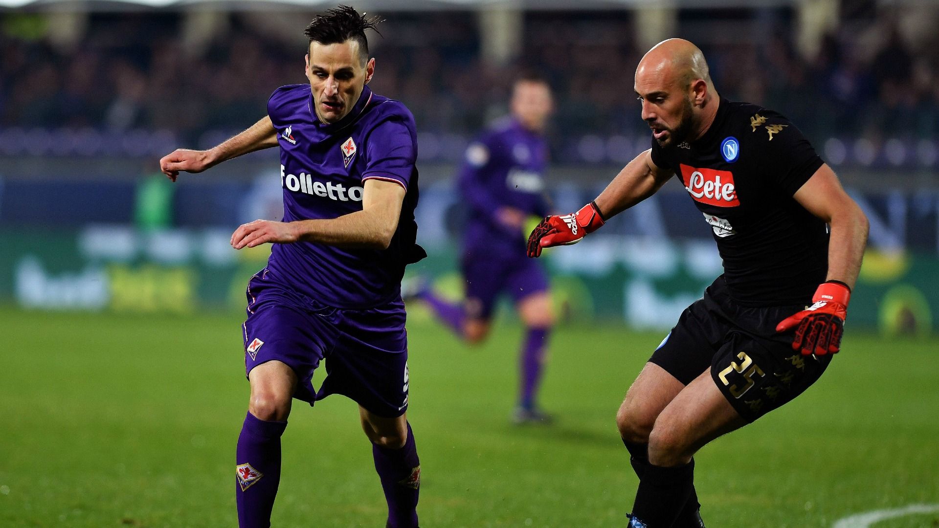 Nikola Kalinic Pepe Reina Fiorentina Napoli Serie A