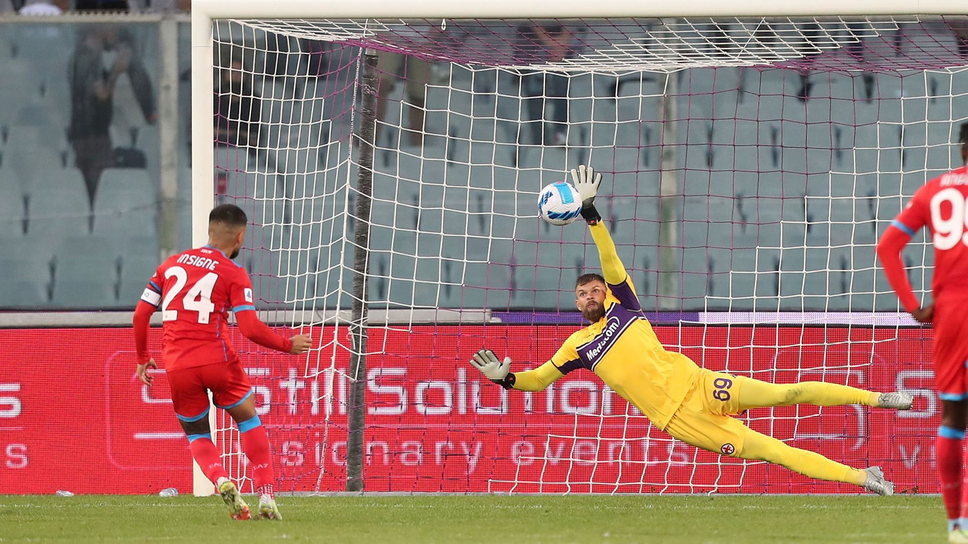 Lorenzo Insigne Bartlomiej Dragowski Fiorentina Napoli Serie A