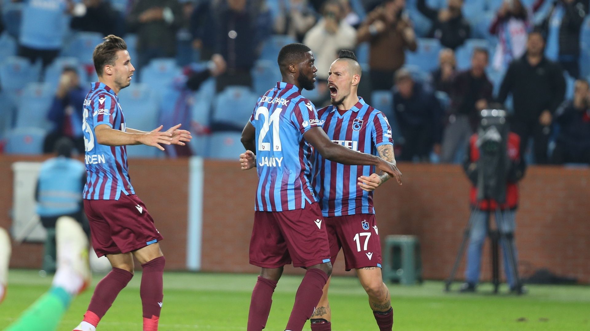 Trabzonspor Hamsik Djaniny