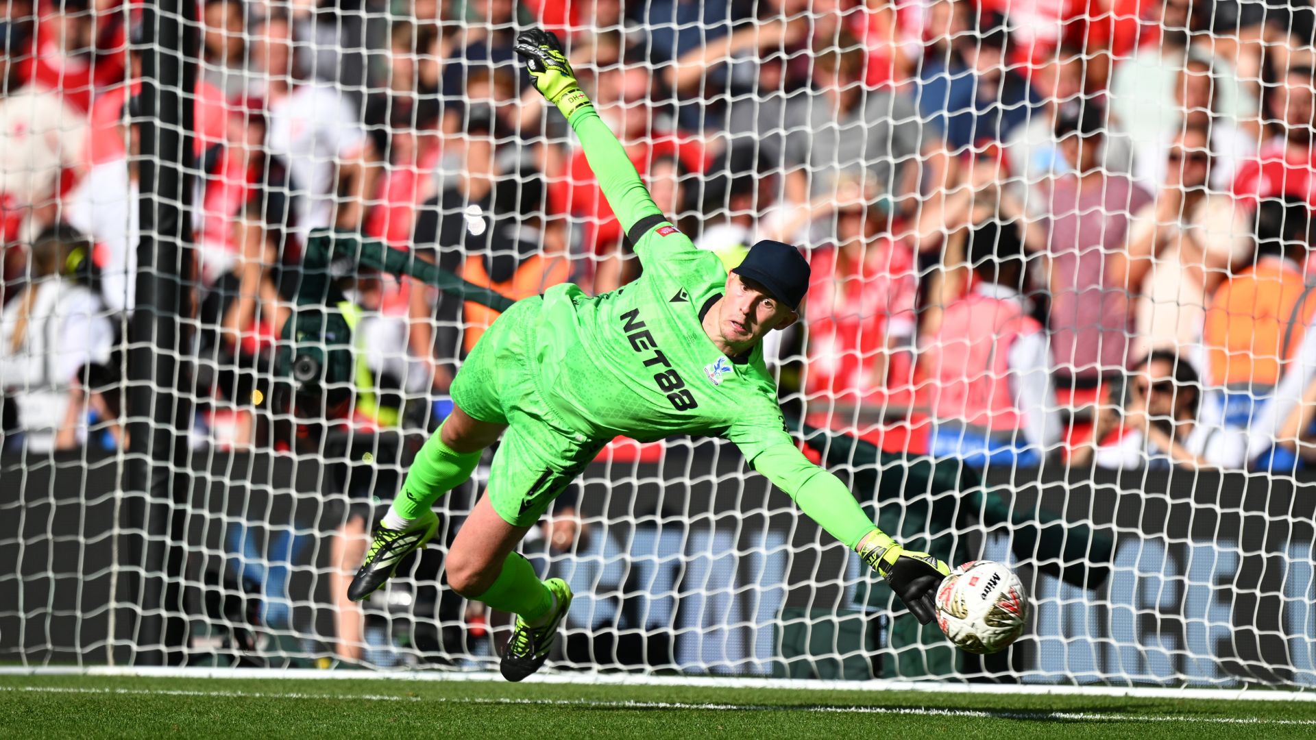 Dean Henderson Crystal Palace Community Shield 2025