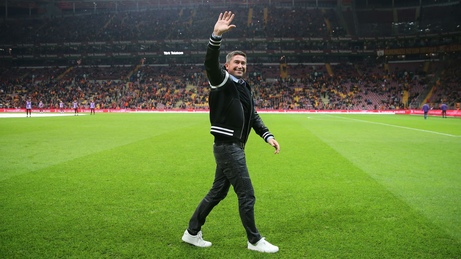 Harry Kewell Galatasaray v Basaksehir 11222019