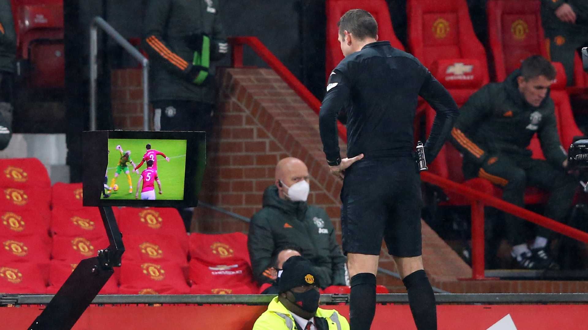 20201123 VAR pitchside monitor