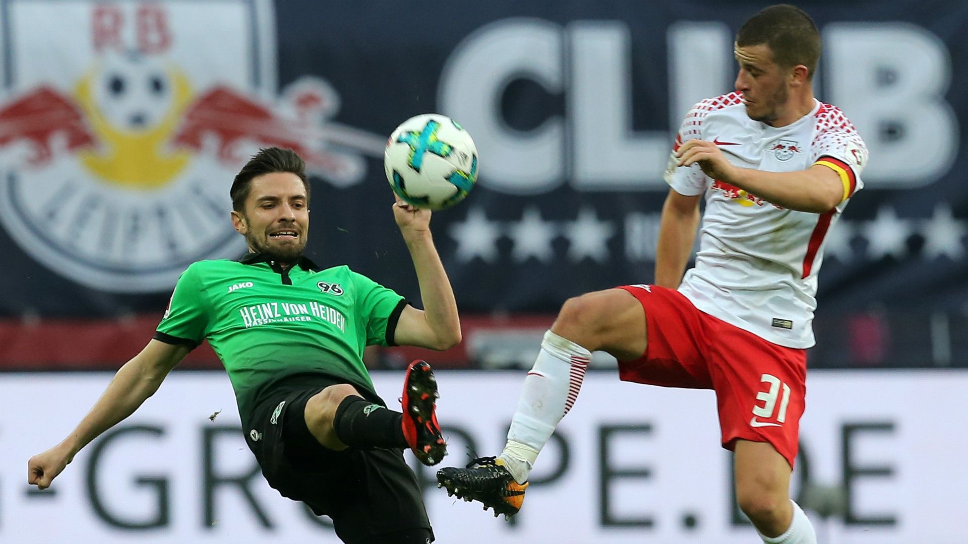 JULIAN KORB HANNOVER DIEGO DEMME RB LEIPZIG GERMAN BUNDESLIGA 04112017