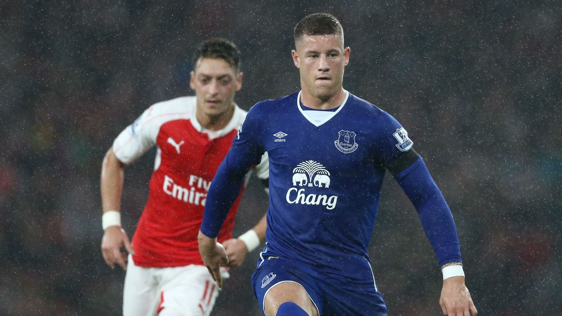 Mesut Özil Ross Barkley Arsenal Everton Premier League 24102015