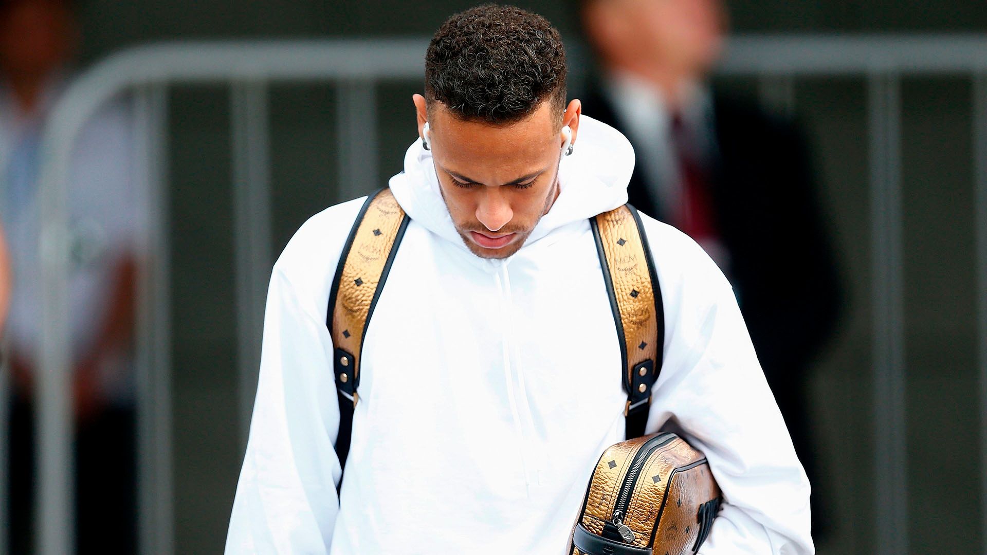 Neymar Brasil saída concentração após eliminação Copa do Mundo 07 07 18