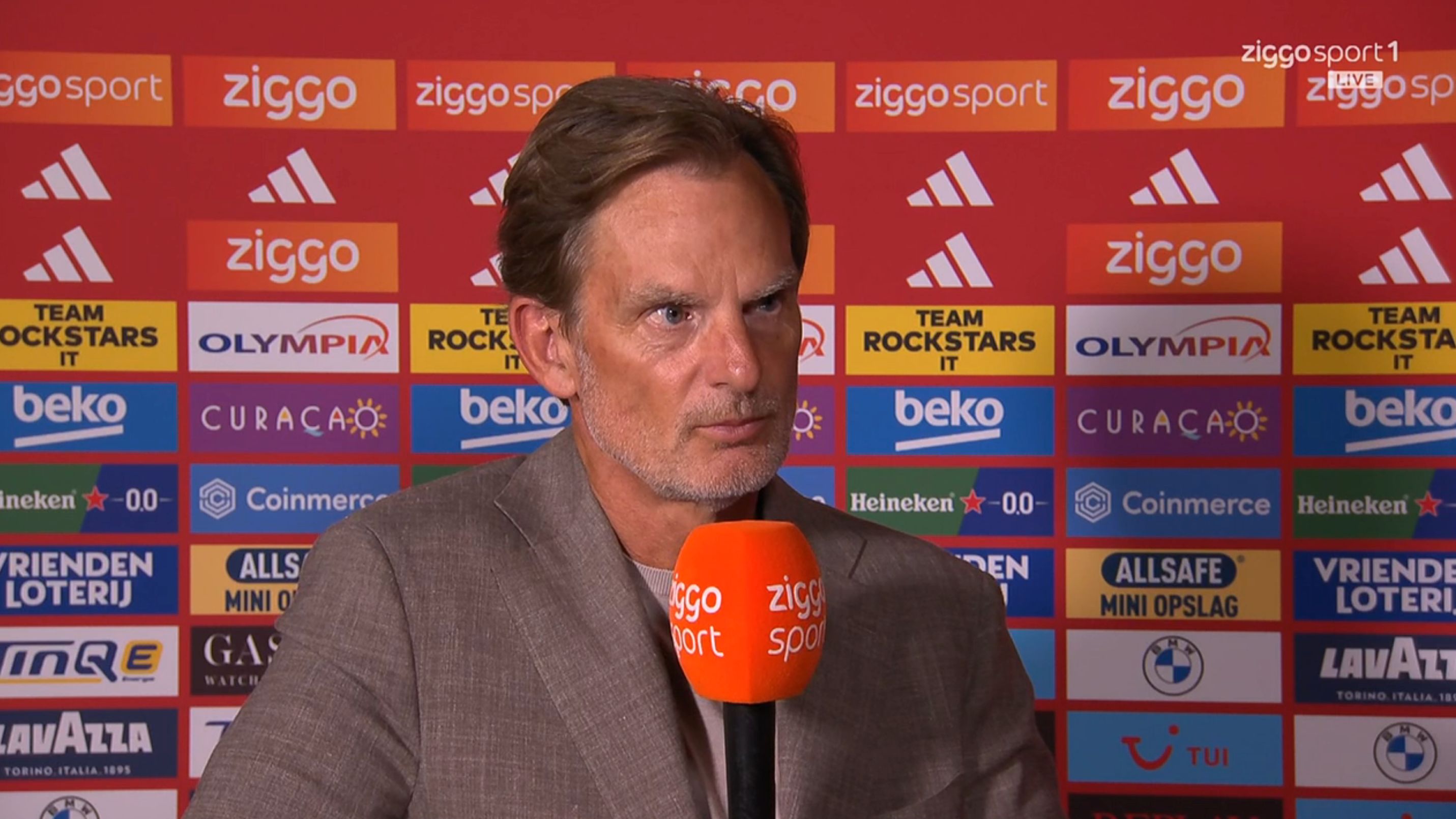 Ronald de Boer craint un énorme fiasco au recrutement à l’Ajax : « Il y a quelque chose qui ne va pas chez ce garçon »
