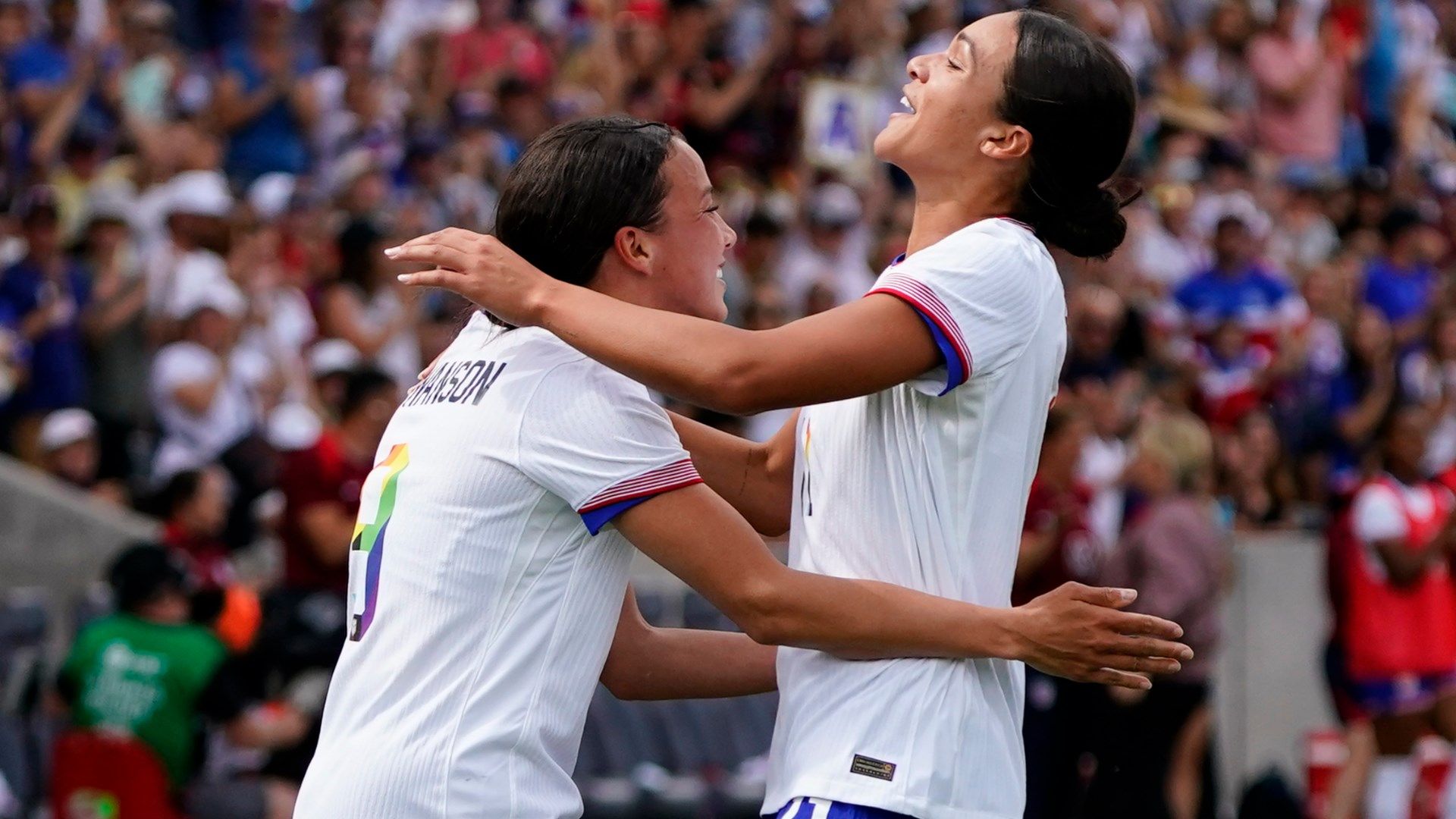 Mallory Swanson Sophia Smith USWNT