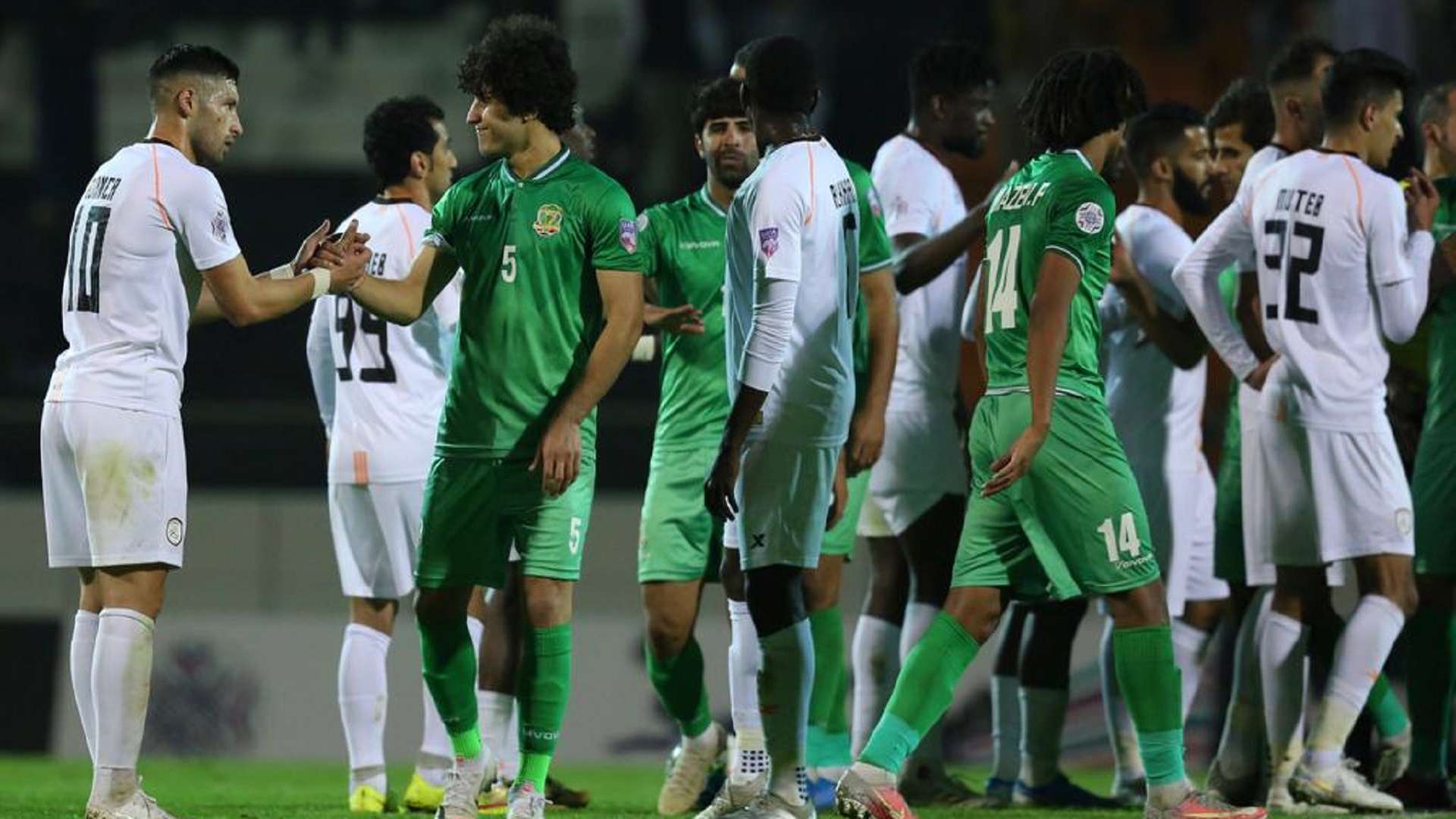 لاعبو الشباب السعودي والشرطة العراقي