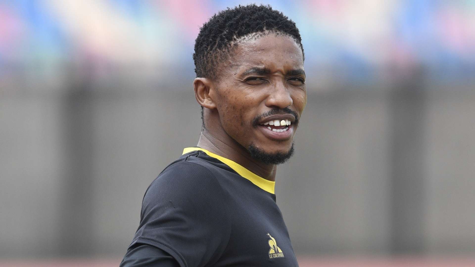 Saleng is mad if he is striking because Orlando Pirates didn't increase his salary! Monnapule messed up with the wrong man, Irvin Khoza, but imagine Mohau Nkota earning more than him' -
