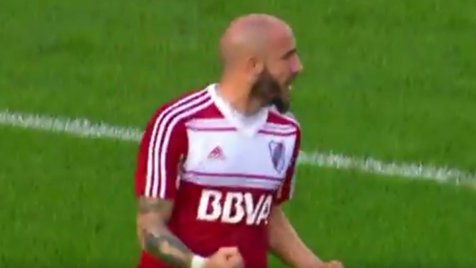 Captura Javier Pinola River Banfield Superliga