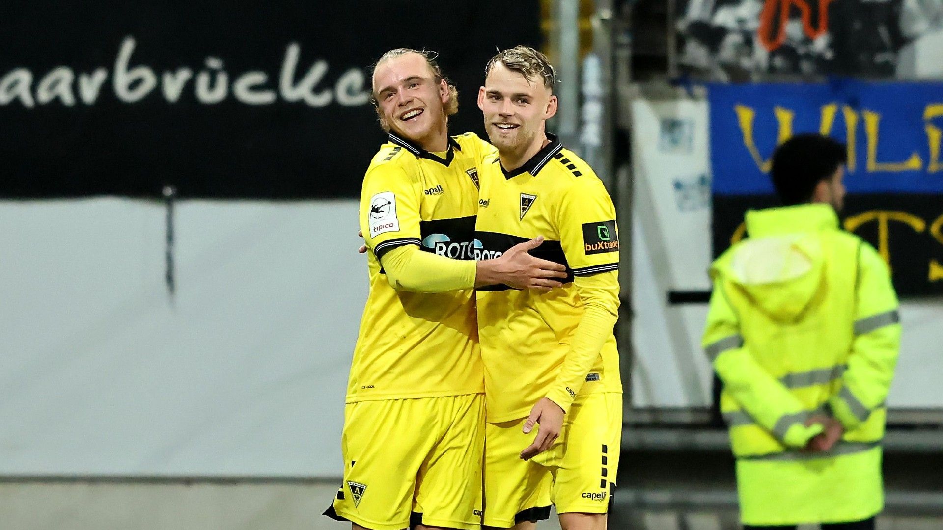 Larsa Gindorf of Alemannia Aachen celebrates the second goal with Mika Schroers