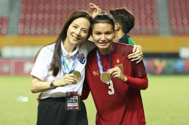 นวลพรรณ ล่ำซำ, ณัฐกานต์ ชินวงษ์