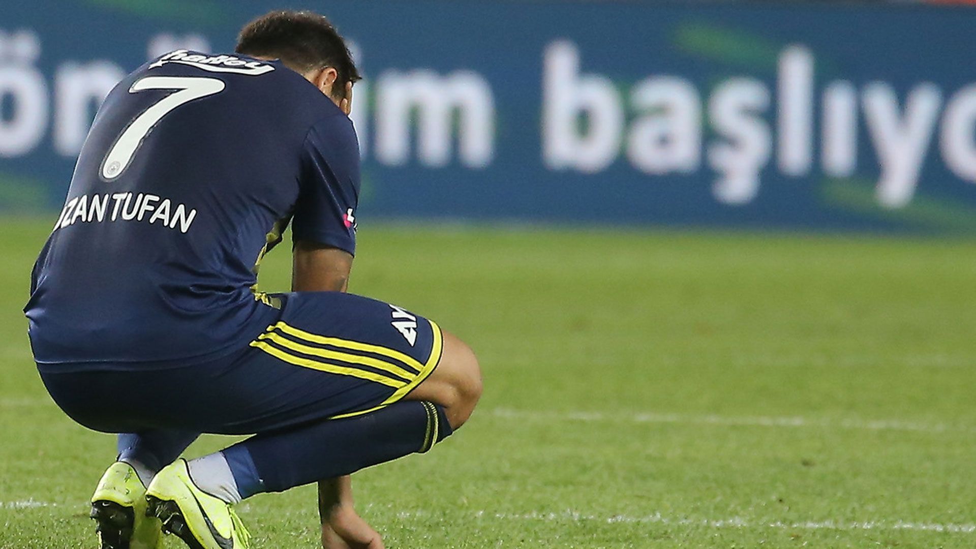 Ozan Tufan Fenerbahce 04102019