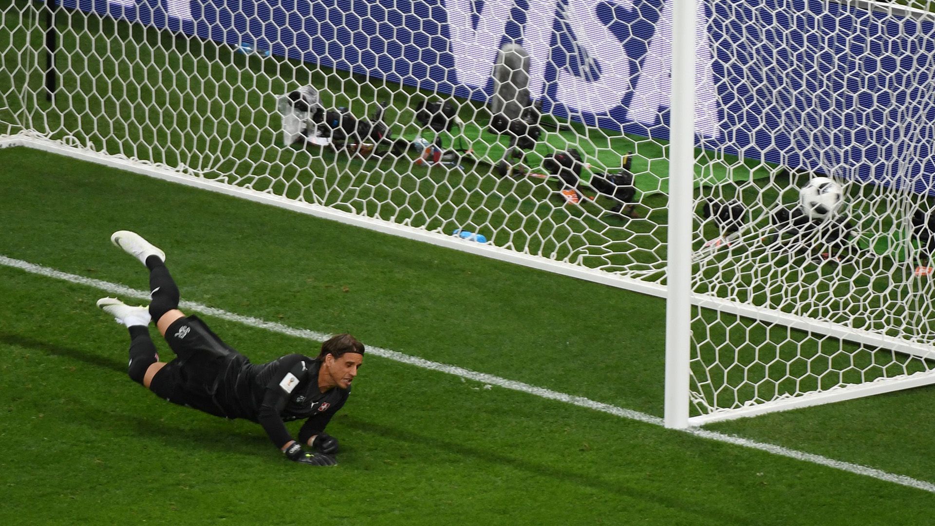 Sommer Coutinho goal Brazil Switzerland World Cup 17062018