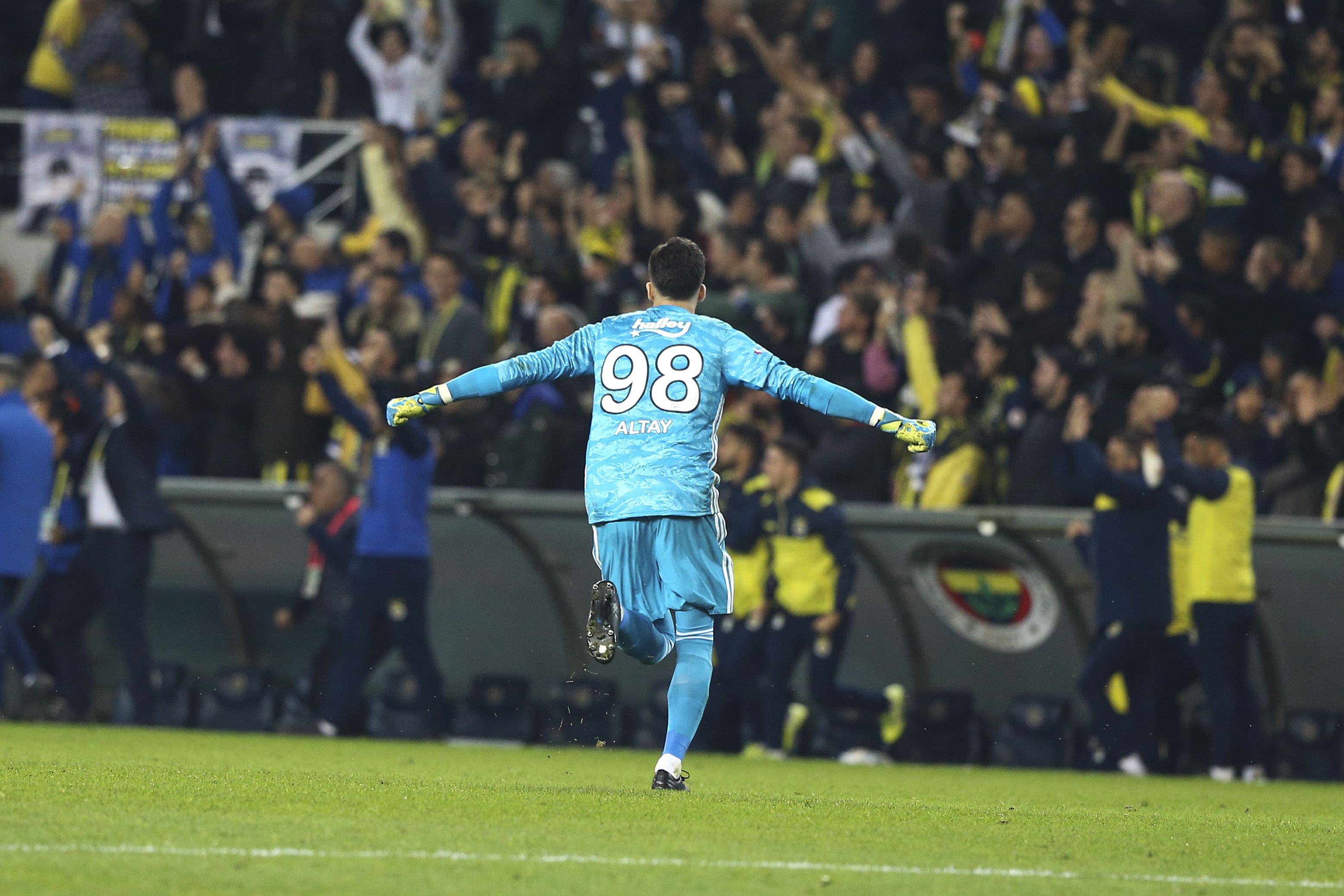 Fenerbahce v Besiktas 12222019