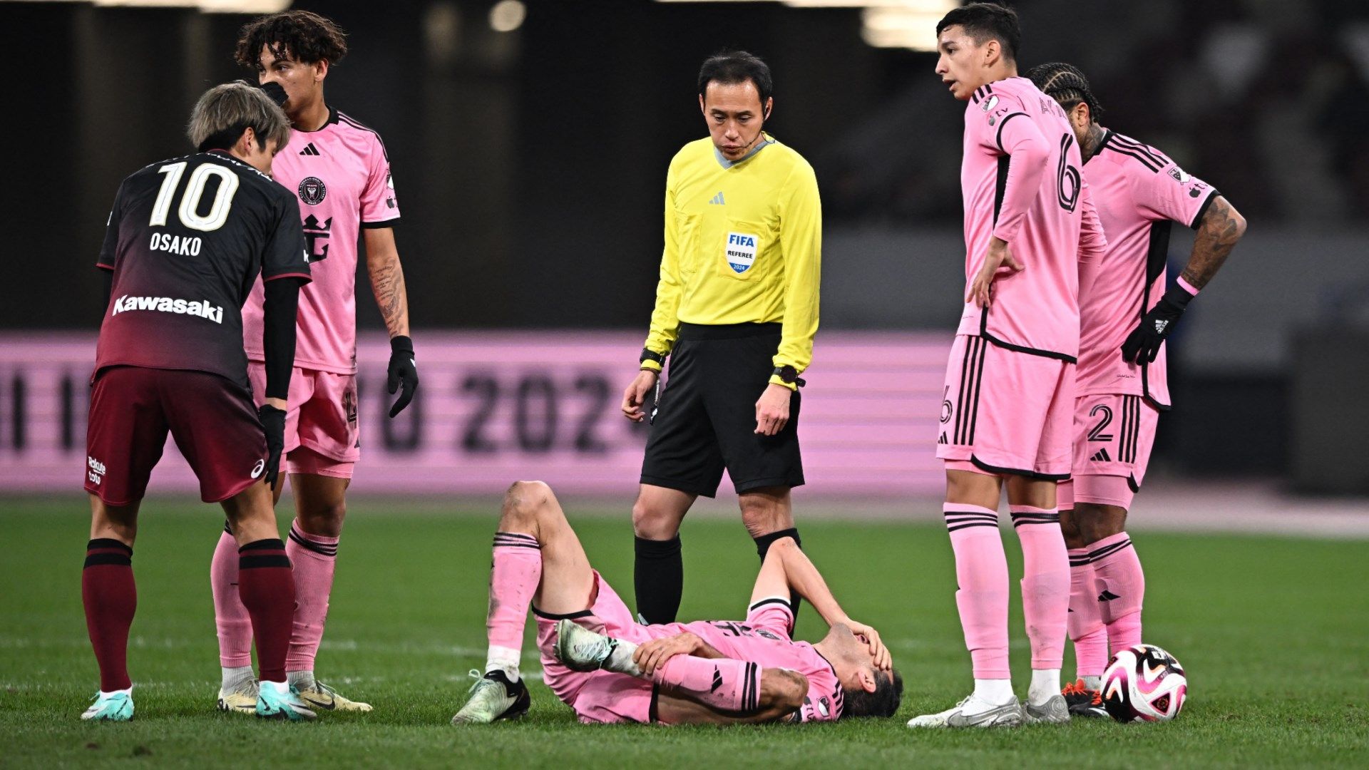 Sergio Busquets suffers nasty injury in Inter Miami's friendly against Vissel Kobe