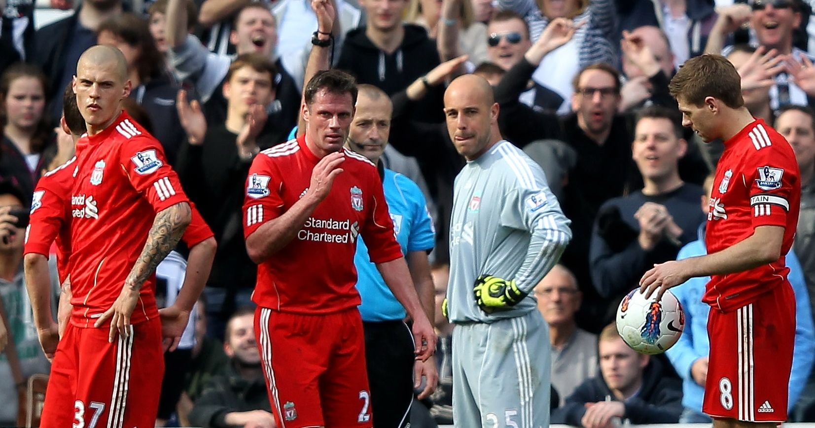Pepe Reina Steven Gerrard Liverpool