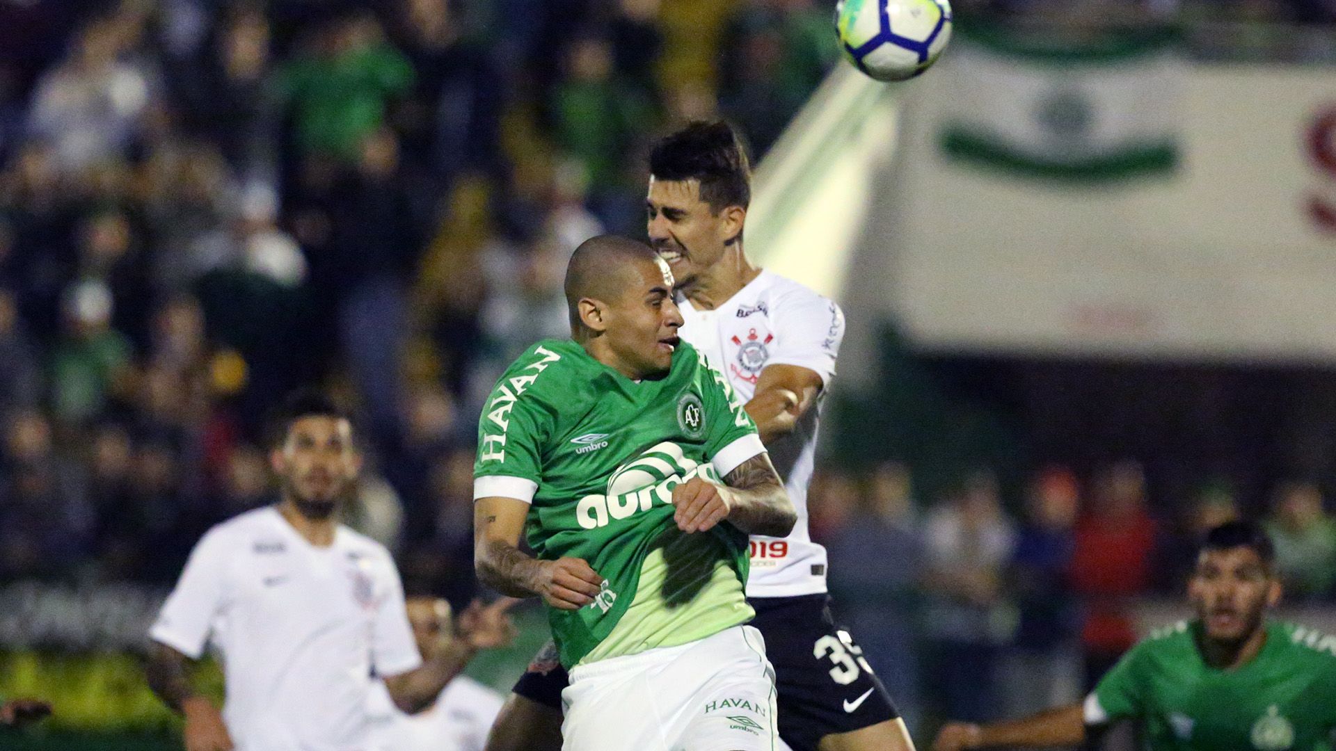 Wellington Paulista Danilo Avelar Chapecoense Corinthians Copa do Brasil 15082018