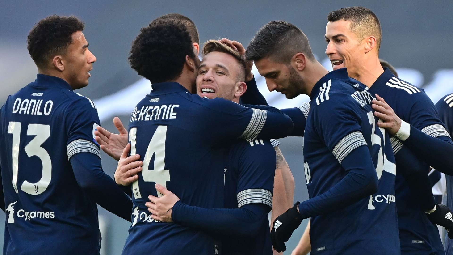 Juventus celebrate Arthur goal vs Bologna