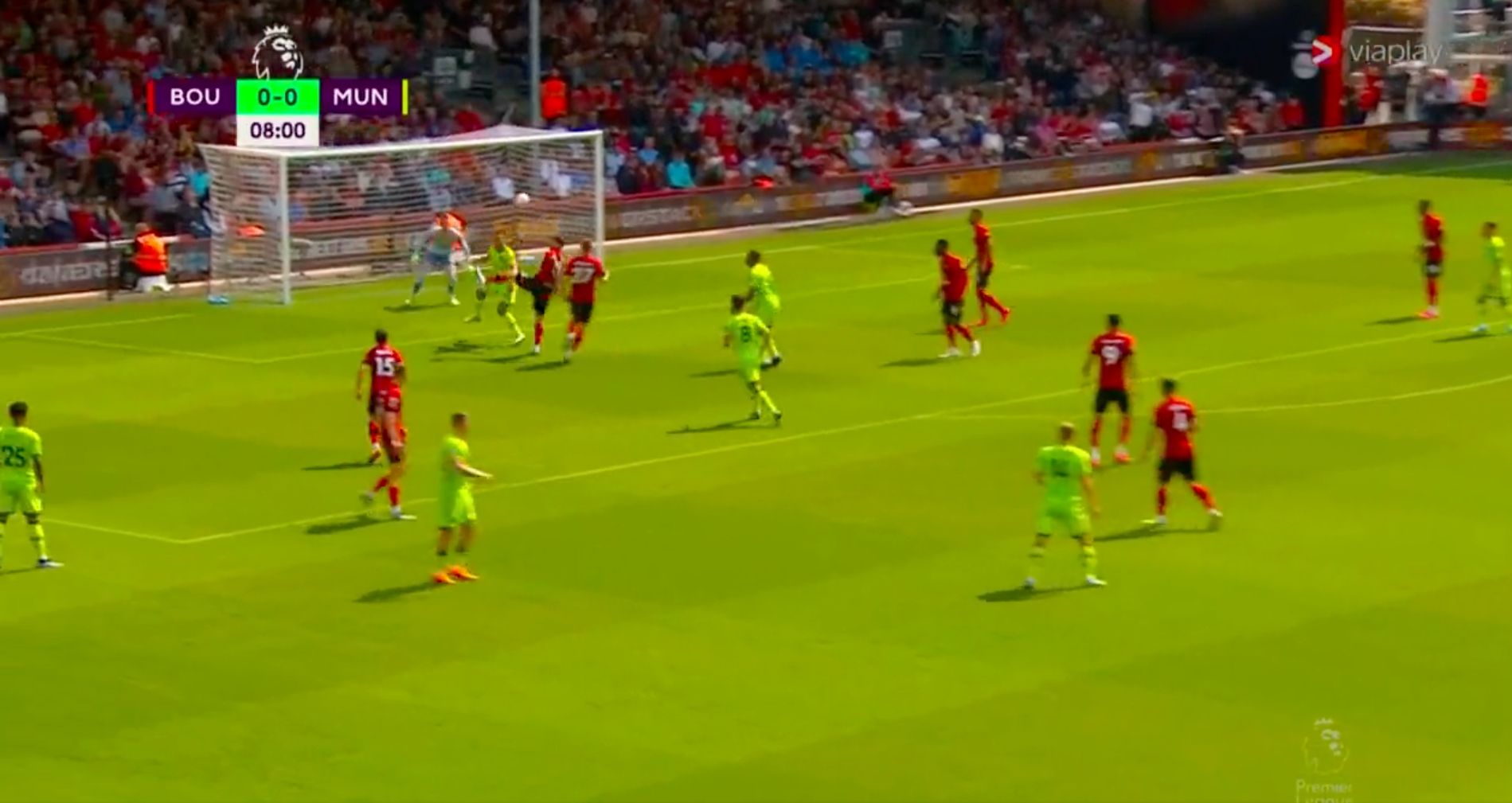 Casemiro Manchester United bicycle kick vs Bournemouth still 2