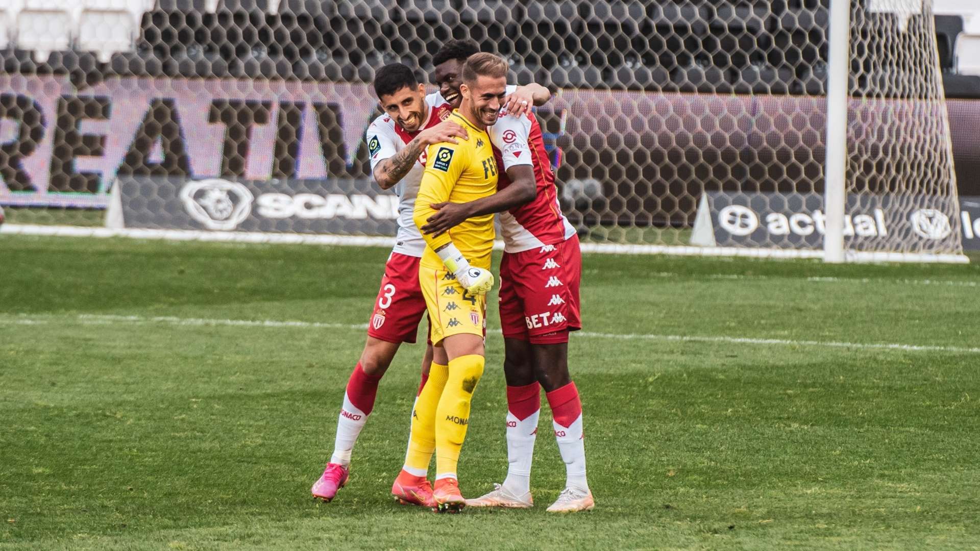 Angers Monaco Guillermo Maripán, Disasi y Lecomte